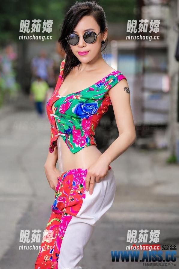 AISS爱丝(钻石版) - 赵梦洁，短裙写真集里的“脚本”剧情真满