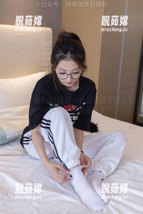 BoBoSocks袜啵啵-小甜豆 BoBoSocks袜啵啵 - 小甜豆的单腿白棉袜,谁说只能用两条袜子?