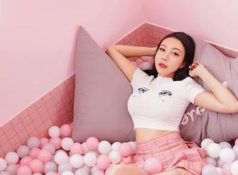 Feilin嗲囡囡 – 学妹写真：PaPa妈咪你的相机真敢，毫无圣光的碰撞