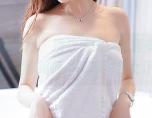 GIRLT果团网 – 挑战传统：私房美图，通灵儿教你如何“吃瓜”当女仆！