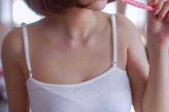 GIRLT果团网 – 黄歆苑的高跟鞋图片，恍惚觉得她在召唤我赶紧去买一双，虽然我根本不配。