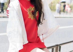 MiStar魅妍社 – 兜豆靓Youlina的美图：这个瑜伽姿势，我要试试……咳咳，算了，我还是先借借她的气场吧。