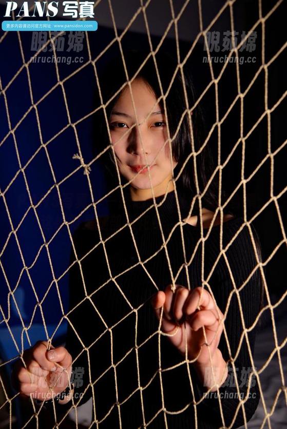 PANS写真-思思 PANS写真 - 一探思思的私房美腿合集:这绝对是腿部天花板,真害怕了。