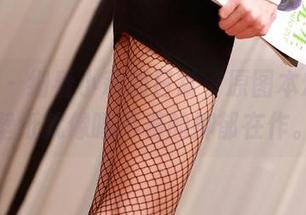 ROSI – 细看小莉的日常，原图本烦躁，壁纸就像睡不着的抑郁在作。