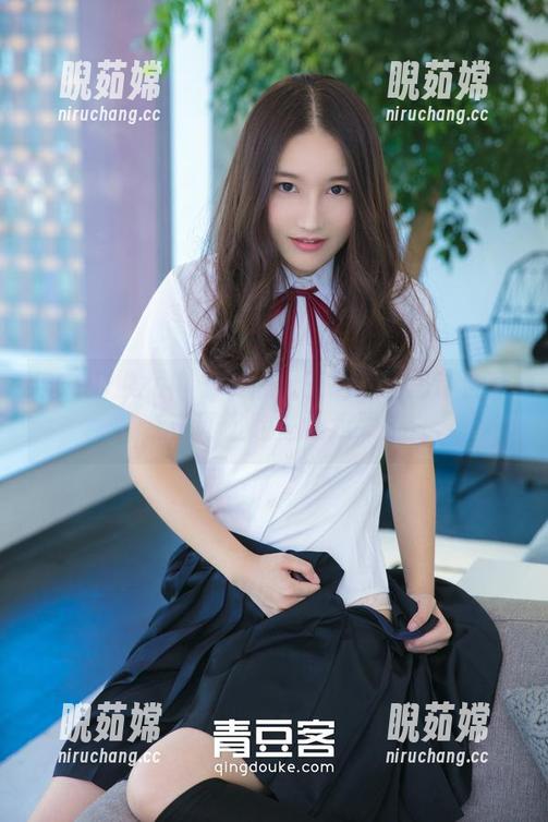 TGOD推女神-王语纯 TGOD推女神 - 小心!王语纯的吊带合集,点击网盘险些让我哭泣。