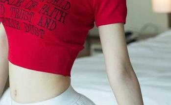UGirls尤果网 – 图集是粉嫩的，但你心里真的能接受吗？王瑞儿的粉色下载