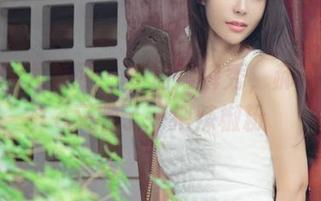 UGirls尤果网 – 高清短裤秀，郝晴Grace又撒了一把辣椒粉