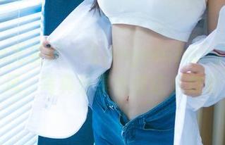 UGirls尤果网 – 飞Angelababy的制服风，写真分享也能这么放松