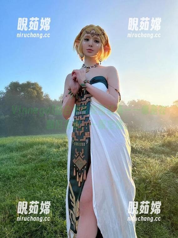 Vinnegal Vinnegal的白衬衫美图精选——像是在翻旧衣柜,一眼定情。