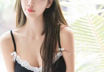 Xiuren秀人网 – Mina米娜的私房美脚，美得让人想多看几眼，点个赞再走。