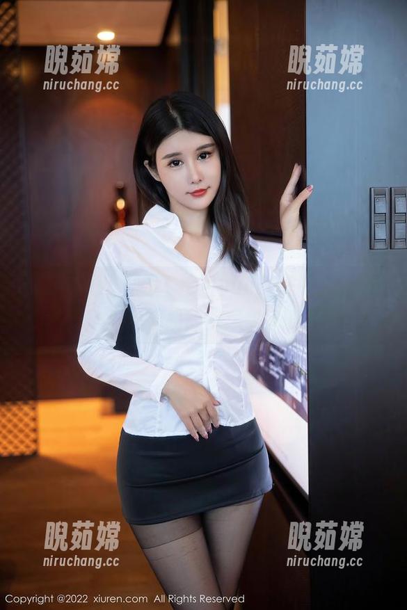 Xiuren秀人网-冷月yuer Xiuren秀人网 - 冷月yuer套图上线,分享一下这姐姐跟我想象中的差别