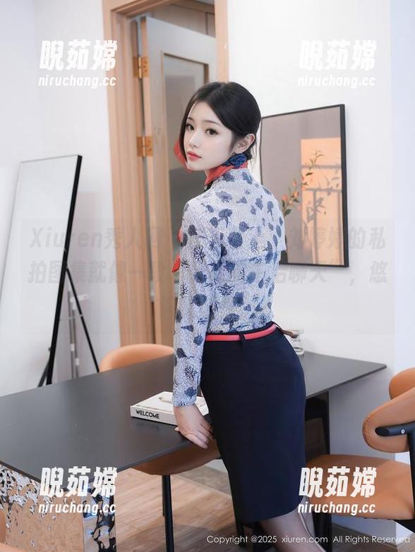Xiuren秀人网-刘婷婷 Xiuren秀人网 - 在天台上,刘婷婷的私拍图集就像一段“轻松的午后聊天”,悠闲又随性。