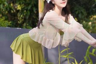 Xiuren秀人网 – 照片刷屏！周周不吃香菜的网袜美图，诱惑感爆棚！