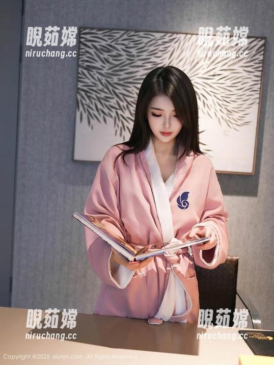 Xiuren秀人网-奈奈Fox Xiuren秀人网 - 奈奈Fox用白丝把私房图集玩出了不一样的味道。