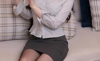 Xiuren秀人网 – 一条红裙，娜露Selena在线：你绝对想不到的神奇时刻