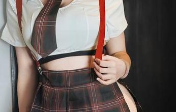 Xiuren秀人网 – 拍黄瓜girl的白色作品集——谁把颜色给我不小心弄丢了？