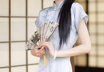 Xiuren秀人网 – 精选吧！梦然同学的美脚，连我的心都抖了一下！