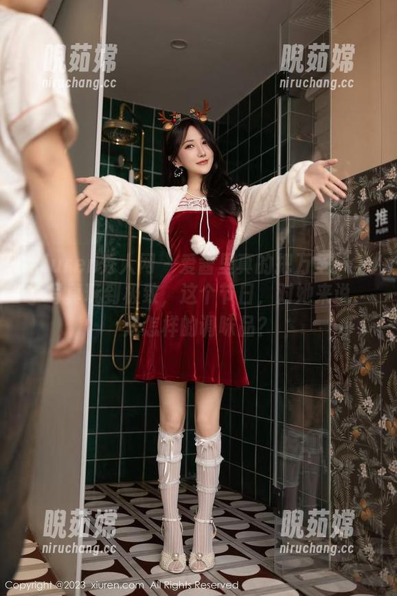 Xiuren秀人网-爱酱里 Xiuren秀人网 - 爱酱里真的把万圣节全套写真玩到极致,这个节日,对她来说,是怎样的调味品?