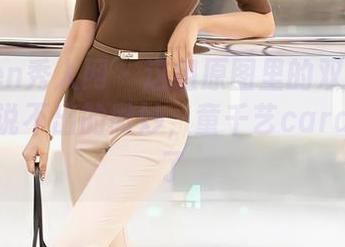 Xiuren秀人网 – 这组原图里的双人姿态…有种说不出的微妙，童千艺cara太拿捏了