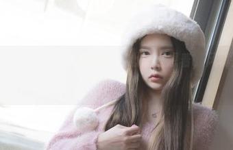 看Yuka(유카)在线户外原图，心里只想着，风真是个调皮的家伙！