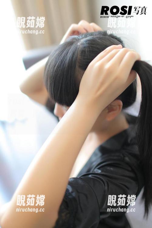 rosi-小莉 rosi - 小莉的白裙写真,风吹得好像她在跳舞,美图真是激发好奇心的技能点满满!