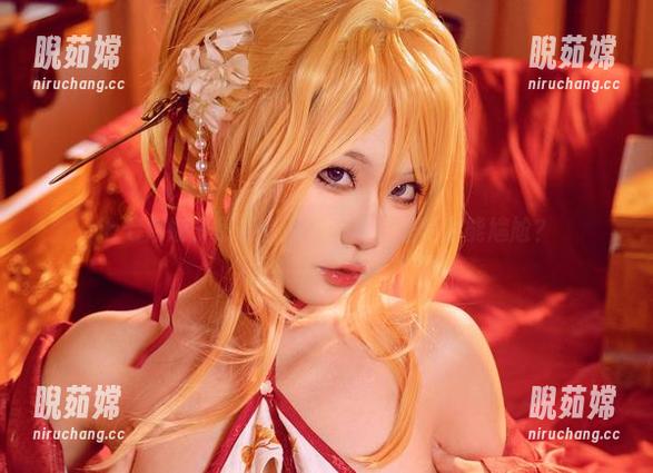 七七娜娜子 七七娜娜子最新套图:短裤,居然也能尴尬?