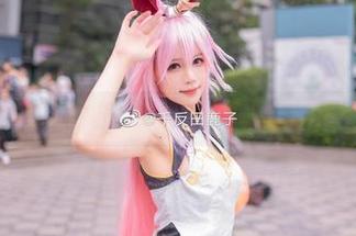 谁说天台不能拍写真？千反田鹿子的原图就让我想说一句：绝了！
