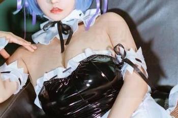 微密圈 – 谁说双马尾只是小女孩的专利？古阿扎的高清写真，将下载变得如此有趣！