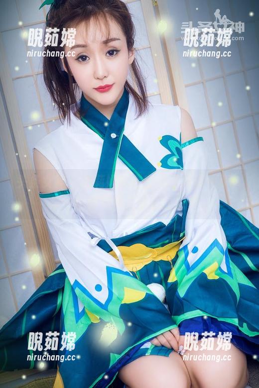 头条女神-查莉娅 头条女神 - 查莉娅的镂空作品再度更新,你一定会开始无休止的想象。