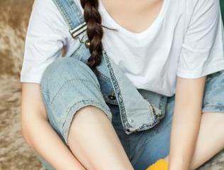 头条女神 – 樊安妮的美图共享会：悍马车车抢镜绝不手软！