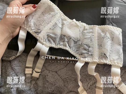 宸大小姐 微密圈 - 但凡有宸大小姐的私房图片,美脚都是重点啊,啧啧。
