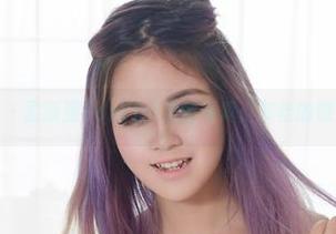 尤物馆 – 孟狐狸FoxYini定制写真：灰丝的微妙触感
