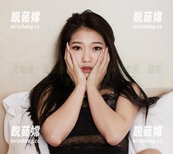 尤物馆 - 温心怡长腿无圣光——这套图，腿与灵魂的碰撞？