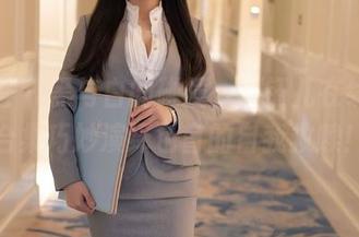 尤蜜荟 – 黑与白的碰撞，刘钰儿在线写真合集巧妙演绎色盲的自我救赎！