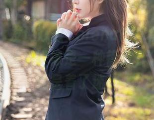 尤蜜荟 – 发现娜露Selena的高清图包，这御姐的魅力好像是一种错觉，但我偏偏就是着了迷！