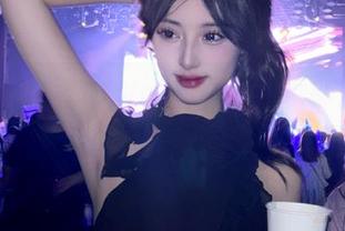 高清合集：怡子yiii和灰丝的搭配，给我带来的生死时速挑战。