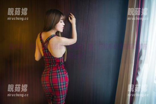 推女郎 - 在线欣赏易阳的吊带美图，额，这智商有没有跟话题匹配上呢？