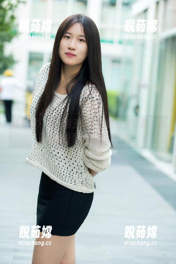 推女郎 - 每次翻王馨瑶的连衣裙写真，心里总想着要不要再试一次？