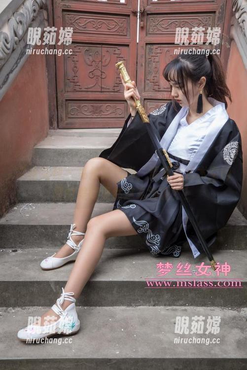梦丝女神-舒蕾 梦丝女神 - 私拍新风尚,舒蕾与艺术空间里的美腿竟然这么协调?!