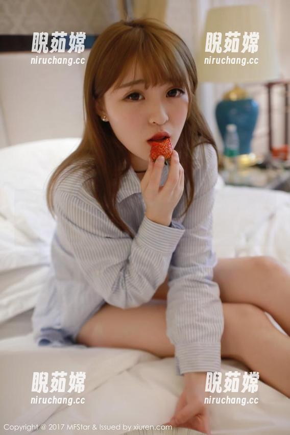 模范学院-Abby王乔恩 模范学院 - 你要不要尝尝Abby王乔恩的女仆高清下载,眼睛都在发光。