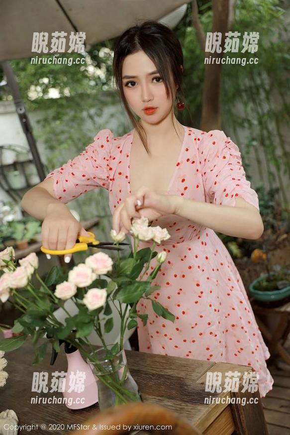 模范学院-加朵babe 模范学院 - 加朵babe的白色幻觉:原图合集,别说我没提醒你!