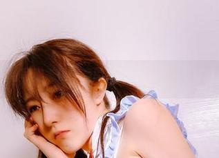 樱晚gigi最新写真集里轻袅的姿态，哦，真不知说什么好了。