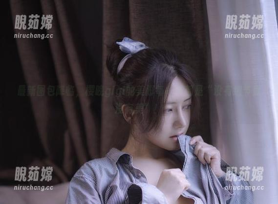 最新图包降临，樱晚gigi的美脚每一帧都是“没有细节就没有美”！