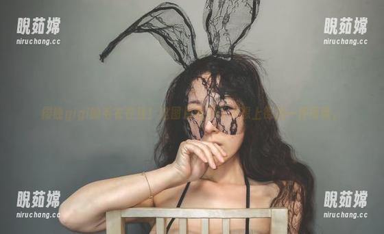 樱晚gigi 樱晚gigi的毛衣在线!这图片看了让人想上街找一件同款。