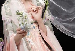 是骸骨少女还是鬼气环绕？爆机少女喵小吉的美图真能让人反复琢磨。