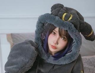 狐洛洛子的私房写真：丝袜搭配，不能低调的奢华。