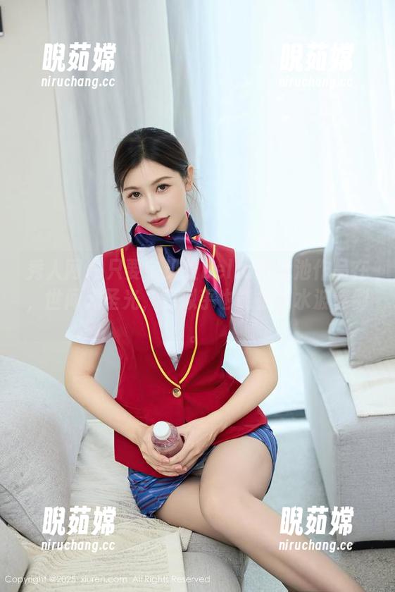 秀人网-余贝拉bella 秀人网 - 只要余贝拉bella的泳池作品在,世间无圣光,我似乎也能被这水波迷倒。