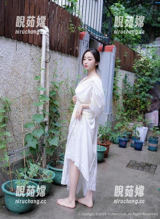 秀人网 - 软软酱的白丝作品，保证下载后你会悄悄呵呵！