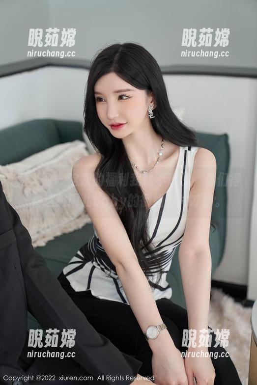 秀人网 - 这次的福利我就不说了，你们得看这组雨儿baby的御姐图片才行。