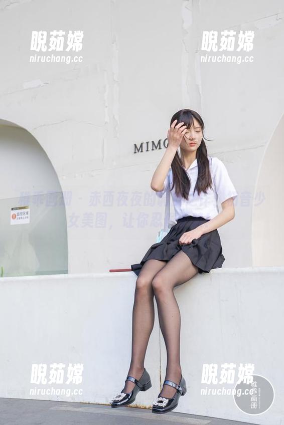 稚乖画册-赤西夜夜 稚乖画册 - 赤西夜夜的调皮之作:初音少女美图,让你忍俊不禁!